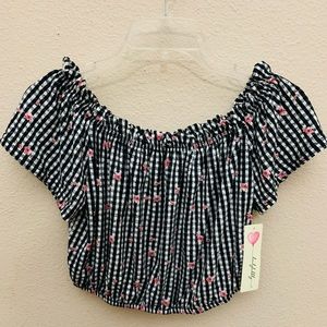 Lovely Bubbly Womens Off-Shoulder Top.